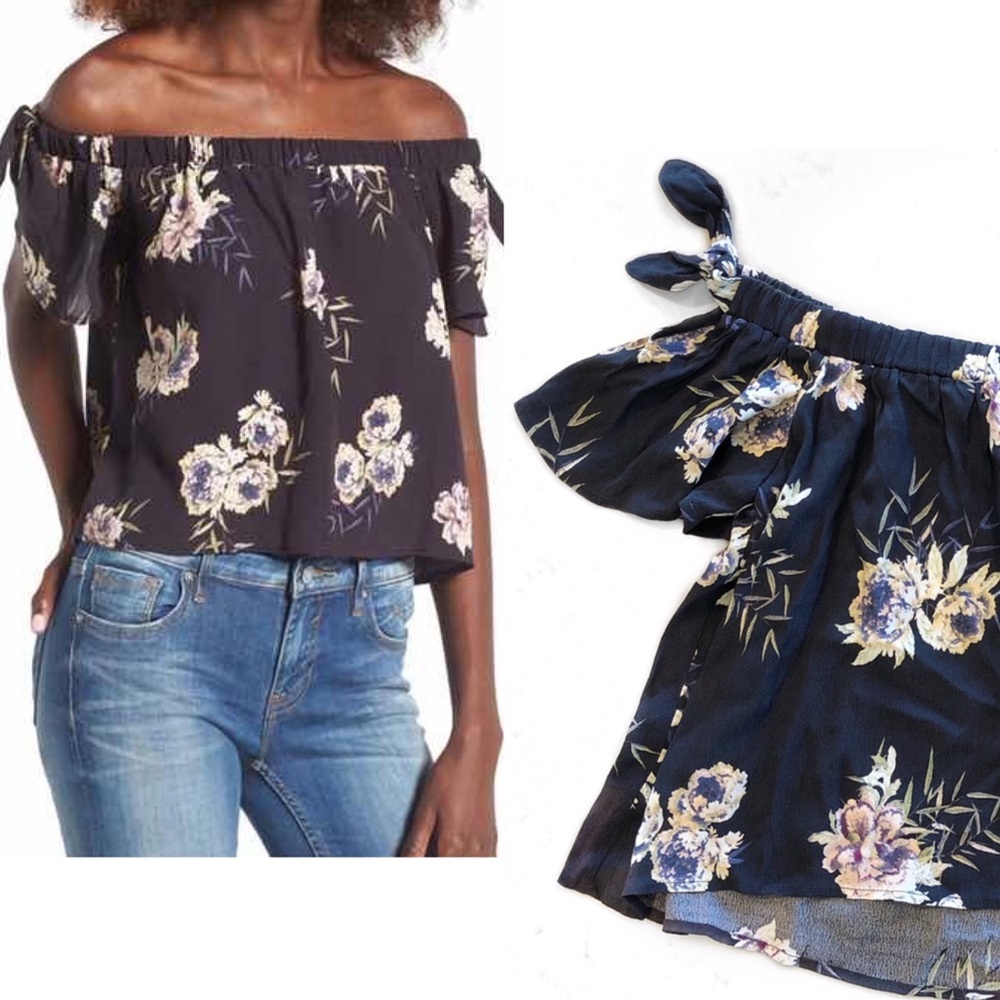 ASTR Floral Off Shoulder Blouse Size S Navy Romantic Feminine Date Cottagecore